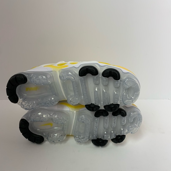 Women Air Vapormax Plus - Picture 5 of 5